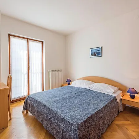Amazing In With Kitchen Apartment *