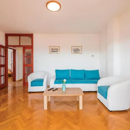Amazing In With Kitchen *