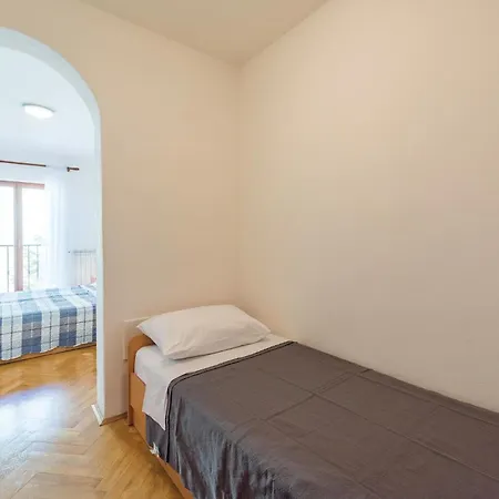 Apartment Amazing In With Kitchen