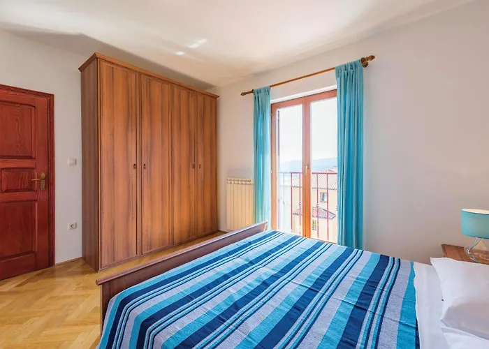 Amazing In With Kitchen